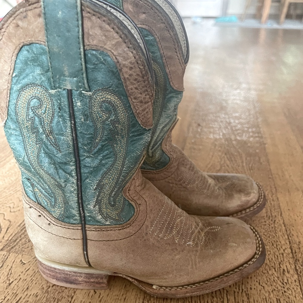 Size 9 Toddler Boots (Hondo)
